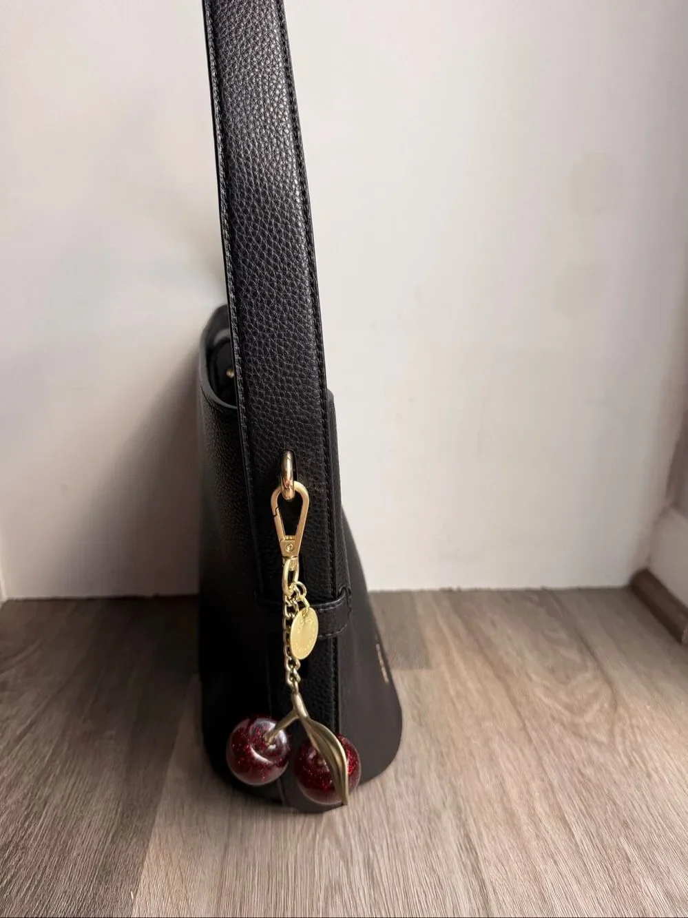 Marc Jacob Grained Calfskin Drifter Bucket Bag Black